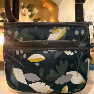Fossil Leaf print crossbody purse bag canvas with leather trim pockets